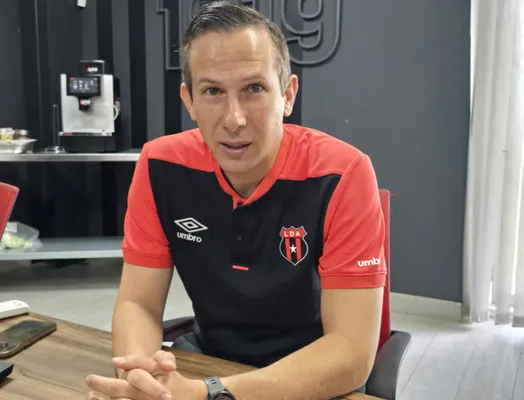 León Weinstok - Directivo de Alajuelense 