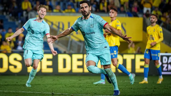 Gündoğan celebra el gol con el que Barcelona derrotó in extremis a Las Palmas. (