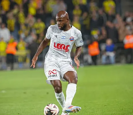 Javon East es una de las figuras en el nuevo equipo de Larry Angulo (Hapoel Haifa FC).