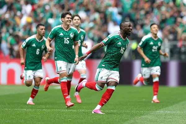 Ecuador jugará con México, que arrasó en el Grupo A y llega ilusionado (Getty Images).