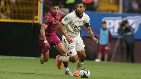Alajuelense volvió a ganar en La Cueva gracias al solitario gol de Anthony Hernández. (