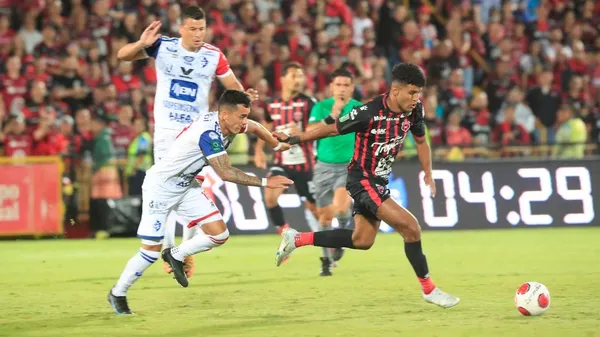 Alajuelense y Cartaginés se enfrentaron una sola vez por torneos internacionales.