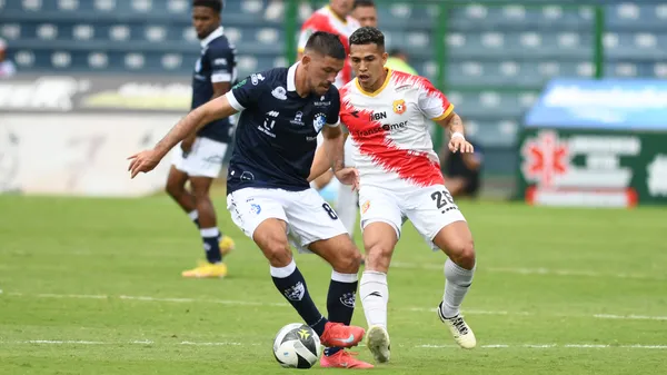 Un gol de Marcel Hernández bastó para que Herediano venciera a Cartaginés en su último cruce, albergado por el "Fello" Meza. (