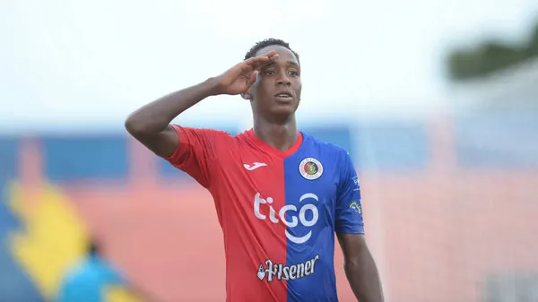 Brayan Gil Hurtado durante su paso por el Deportivo FAS (