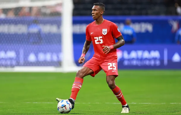 El zaguero panameño disputó tres partidos con la Marea Roja en la Copa América. Solo se ausentó en la goleada 5-0 a Bolivia. (