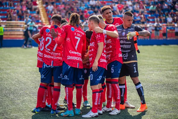 San Carlos se encuenra en mitad de la tabla con 19 unidades, en la sétima casilla (ADSC)