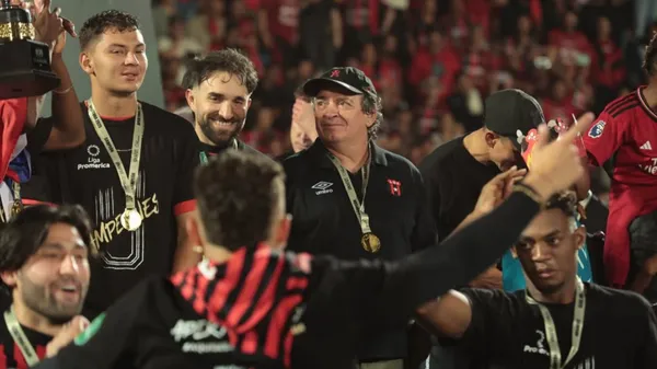En Alajuelense quieren extender la continuidad de Machillo Ramírez. (