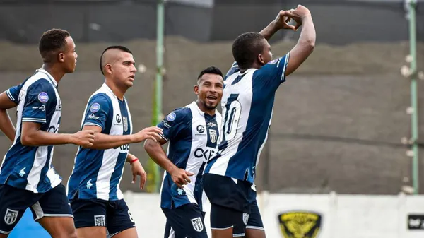 Ronaldo Córdoba debutó en Ecuador con dos goles y una asistencia (9 de Octubre)