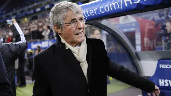 Bora Milutinović, el que más dirigió a nivel selecciones. (