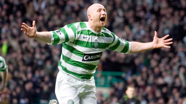 John Hartson fue máximo goleador en 2005 de la liga de Escocia. Ganó 3 ligas.