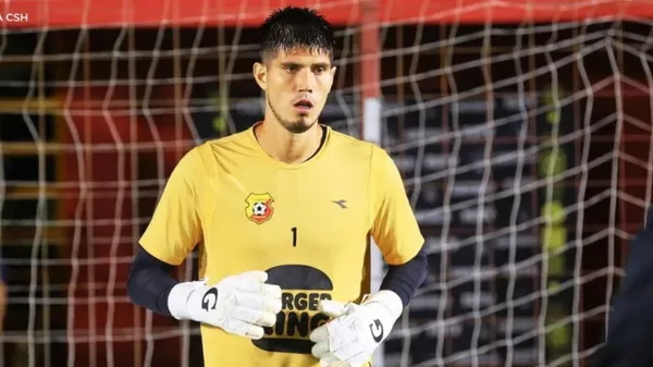 Aaron Cruz no seguirá en Herediano. (