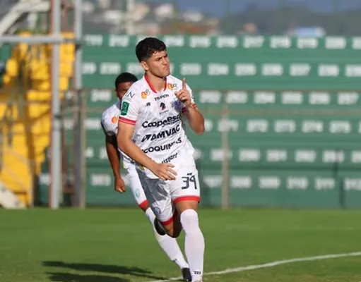 Cruz jugó para San Carlos en el Torneo Clausura 2025 (AD San Carlos).