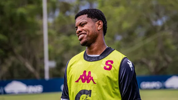 Newton Williams en la práctica de Saprissa.