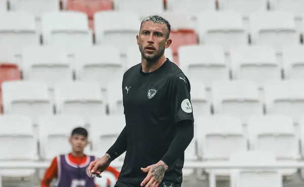 Francisco Calvo - Hatayspor de la Superliga de Turquía 