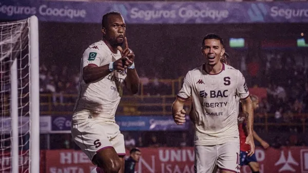 Kendall Waston entendió la decisión del nuevo DT de Costa Rica.