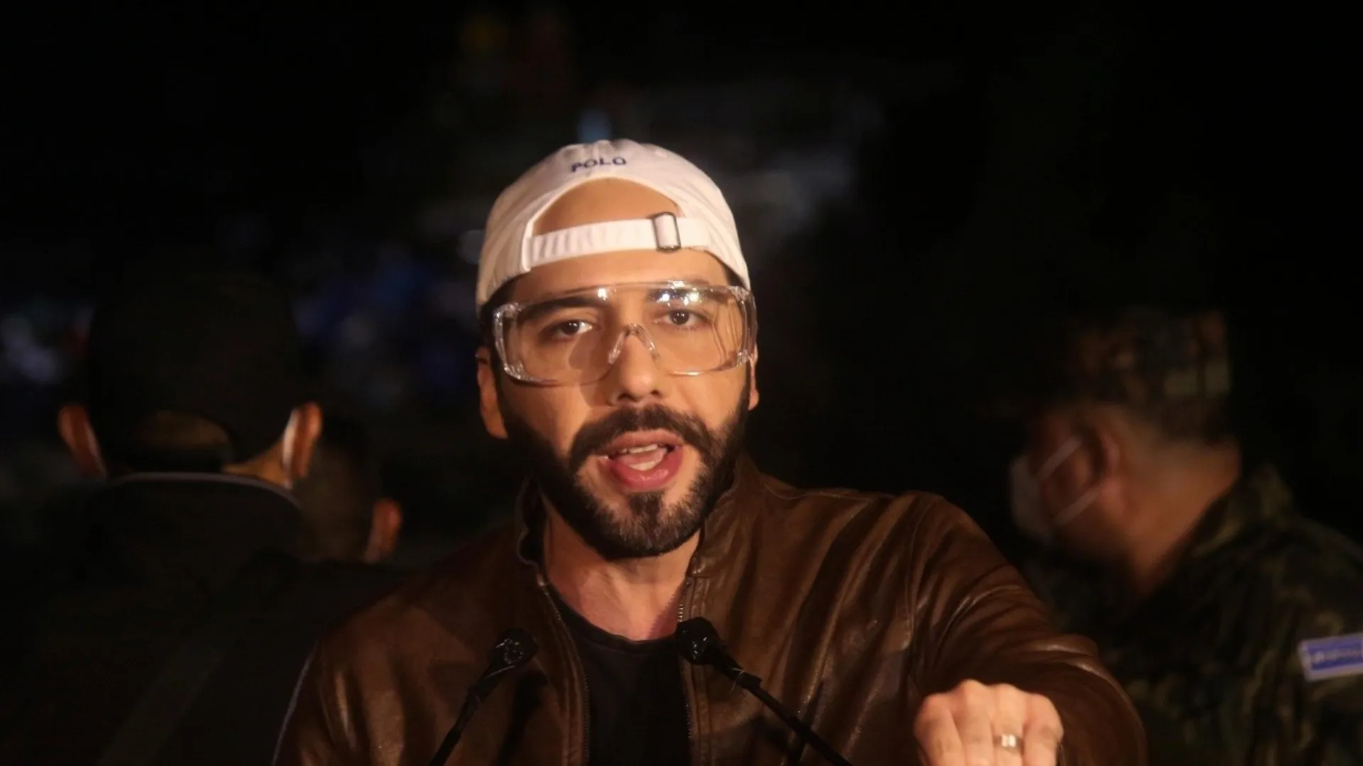 Nayib Bukele: "Los que me acusan de dictador son estúpidos o tratan de engañar"