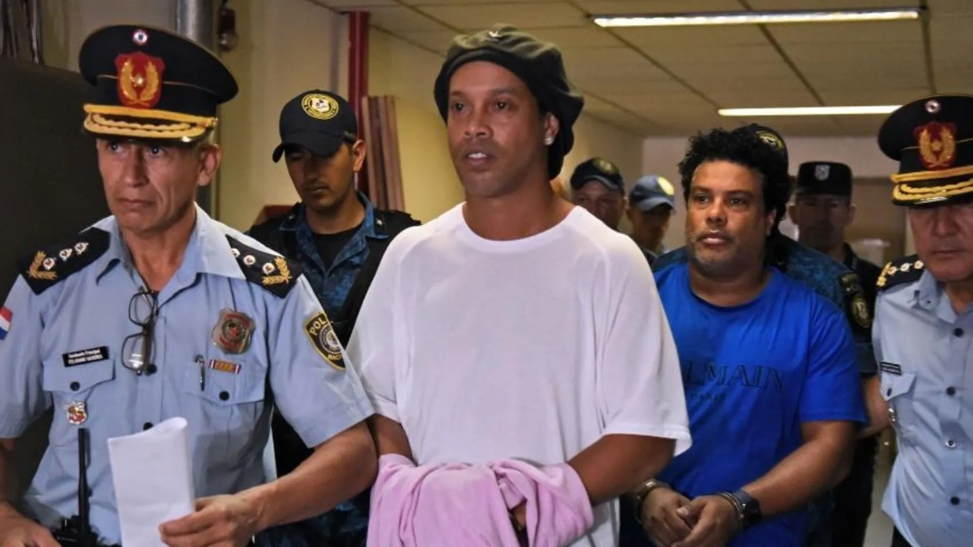 Justicia de Paraguay sospecha que Ronaldinho visitó el país por cuestiones ligadas a juegos ilegales