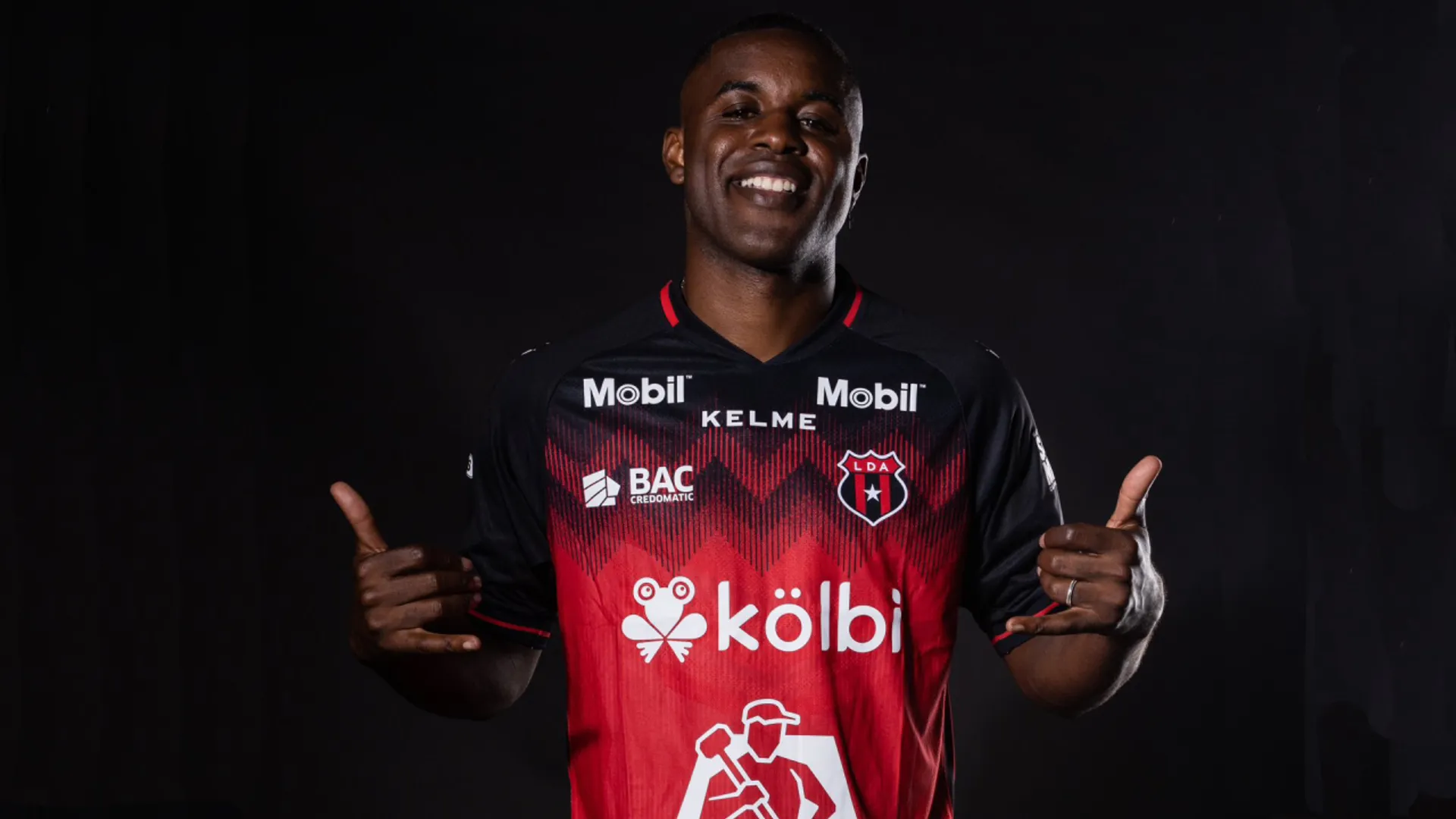 Joel Campbell envió un mensaje a sus críticos tras fichar por Alajuelense
