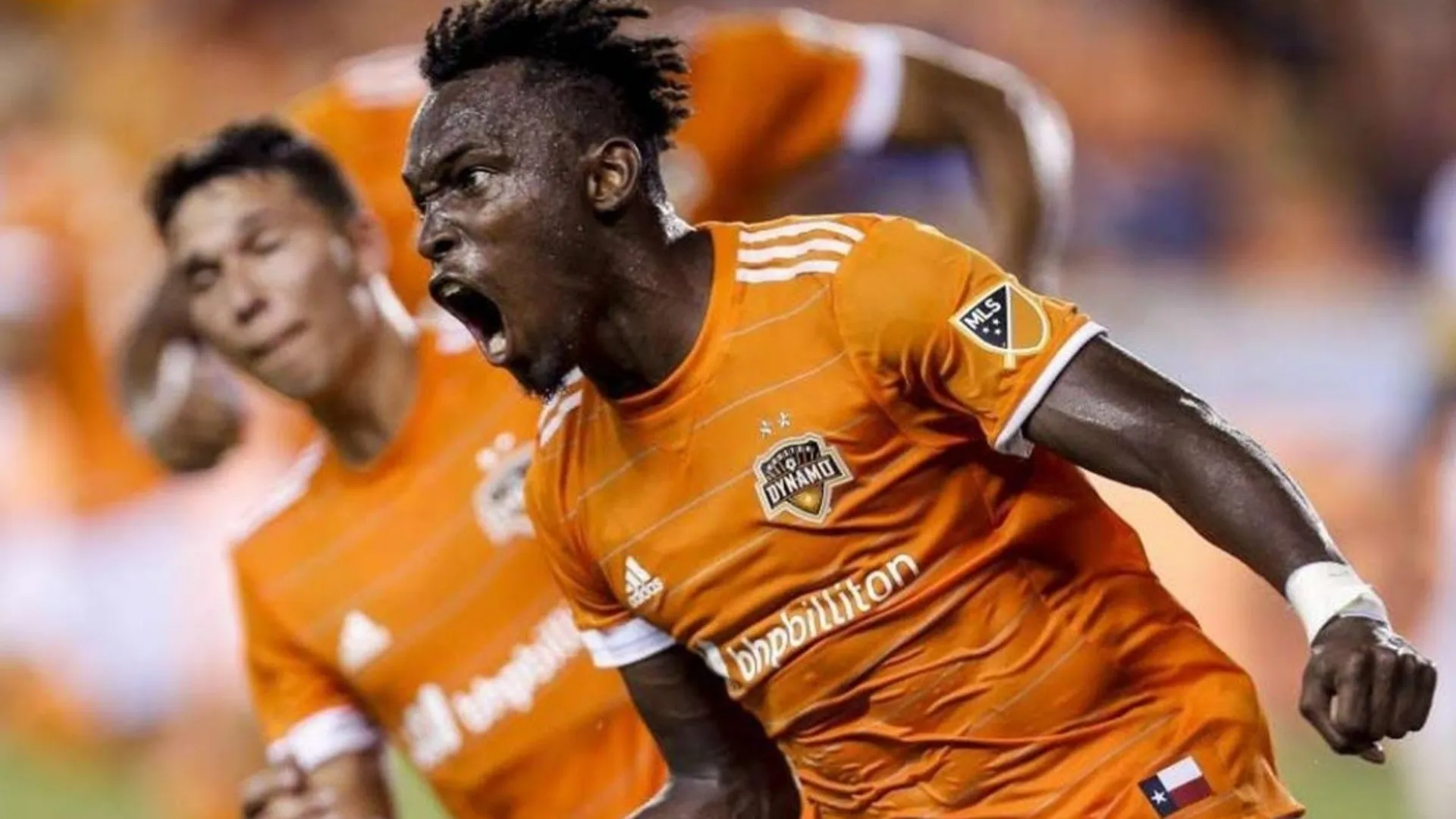 Alberth Elis y Bryan Acosta defienden la MLS ante desprecio de David Suazo