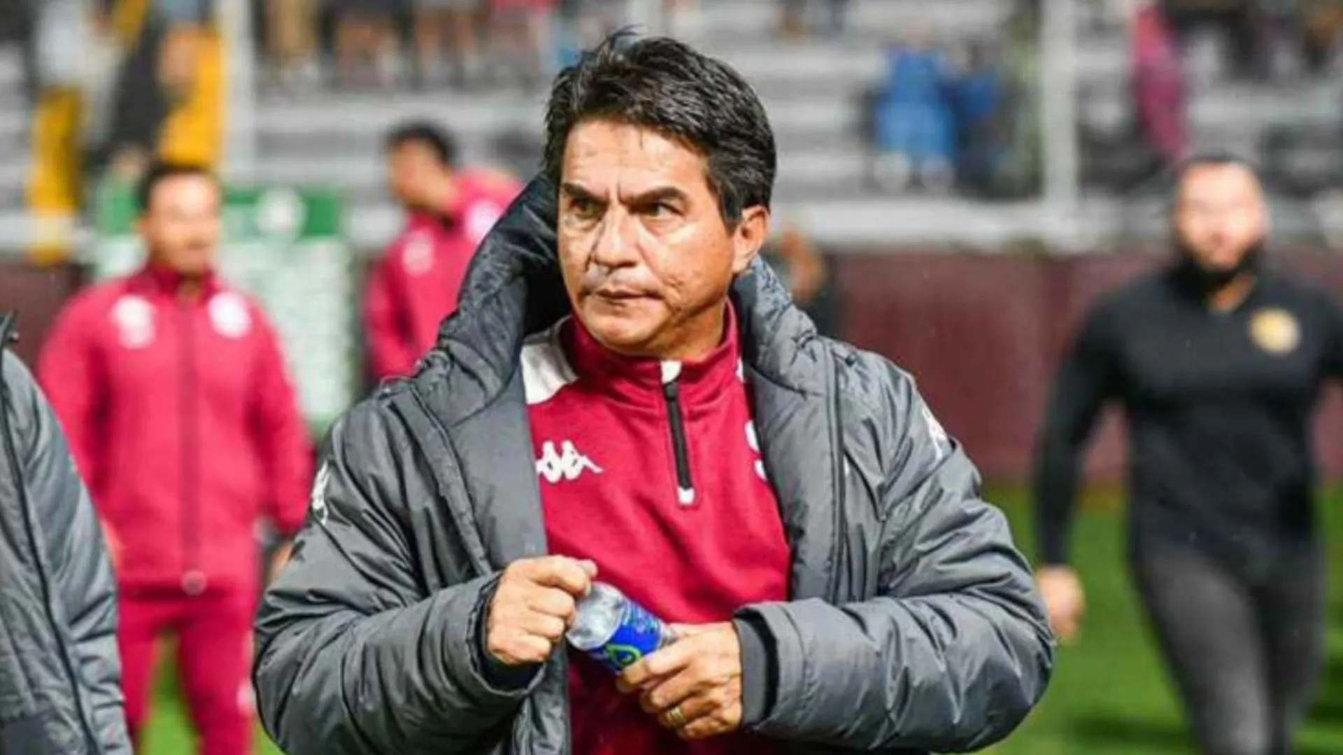 Otro problema para Vladimir Quesada: la noticia que golpea a Saprissa en el momento menos oportuno
