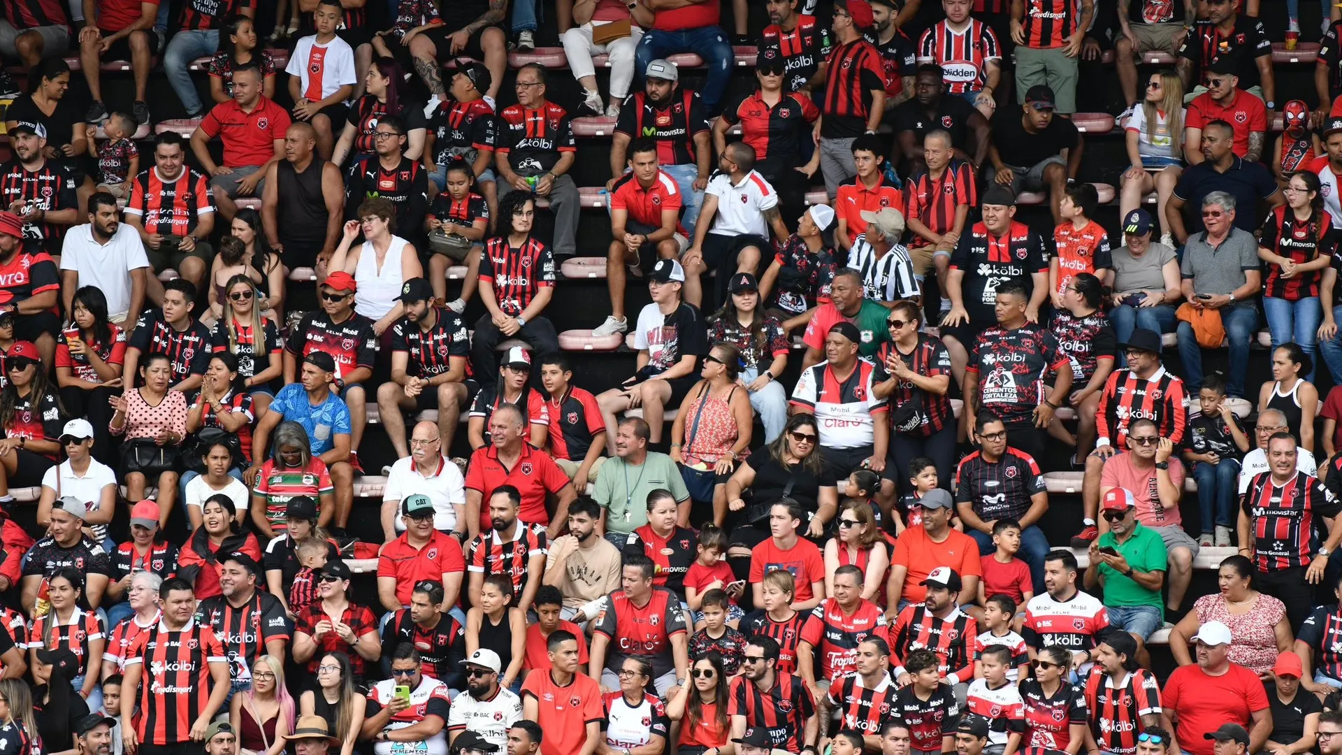 Alajuelense podría ir por un extranjero que pasó por el club.