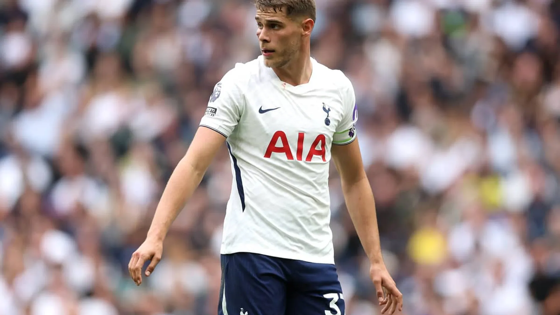 Tottenham blindó a Micky van de Ven ante el seguimiento de Liverpool y Manchester United