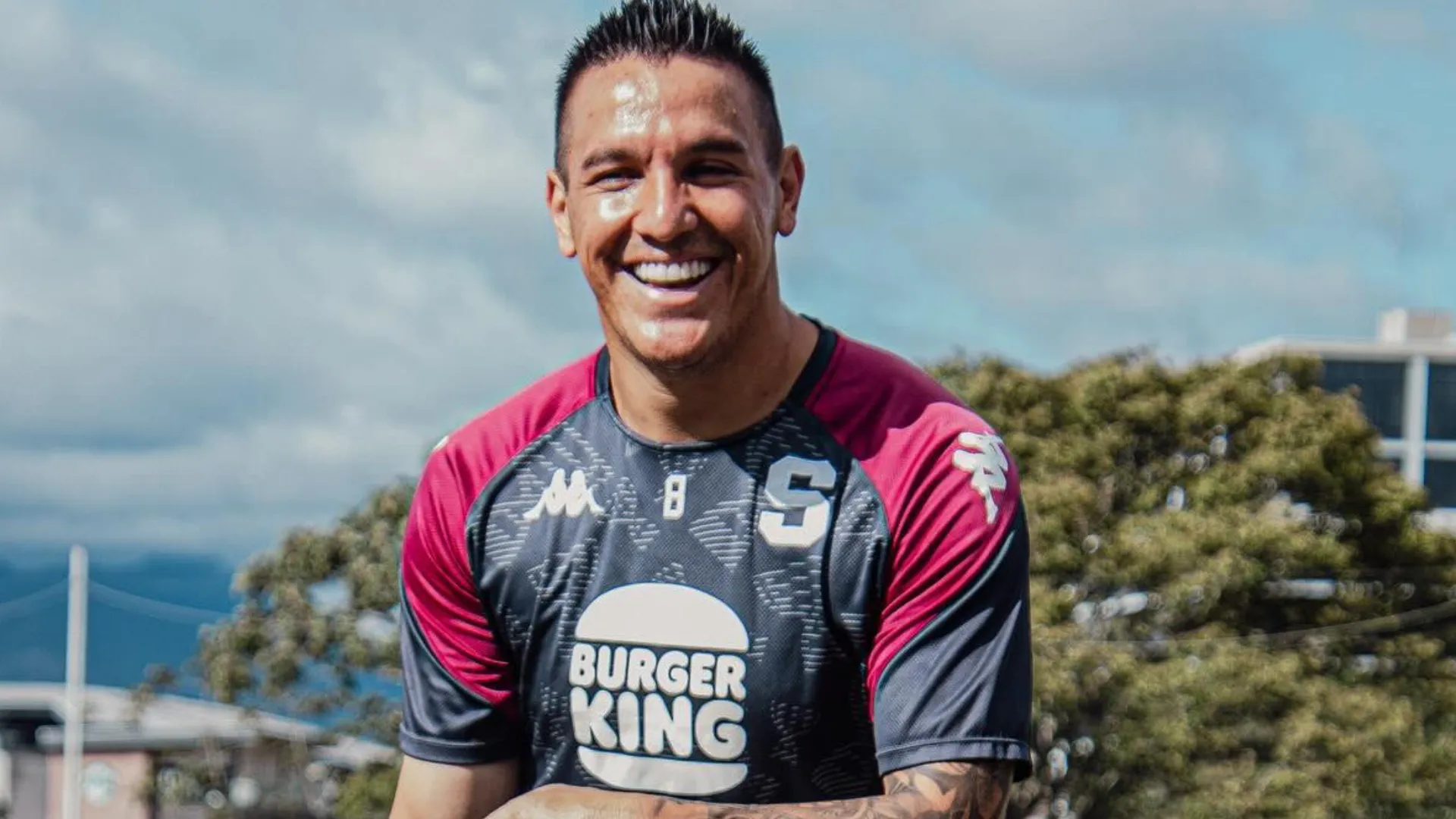 Se olvida de Saprissa: David Guzmán encuentra un motivo para sonreír en medio del caos