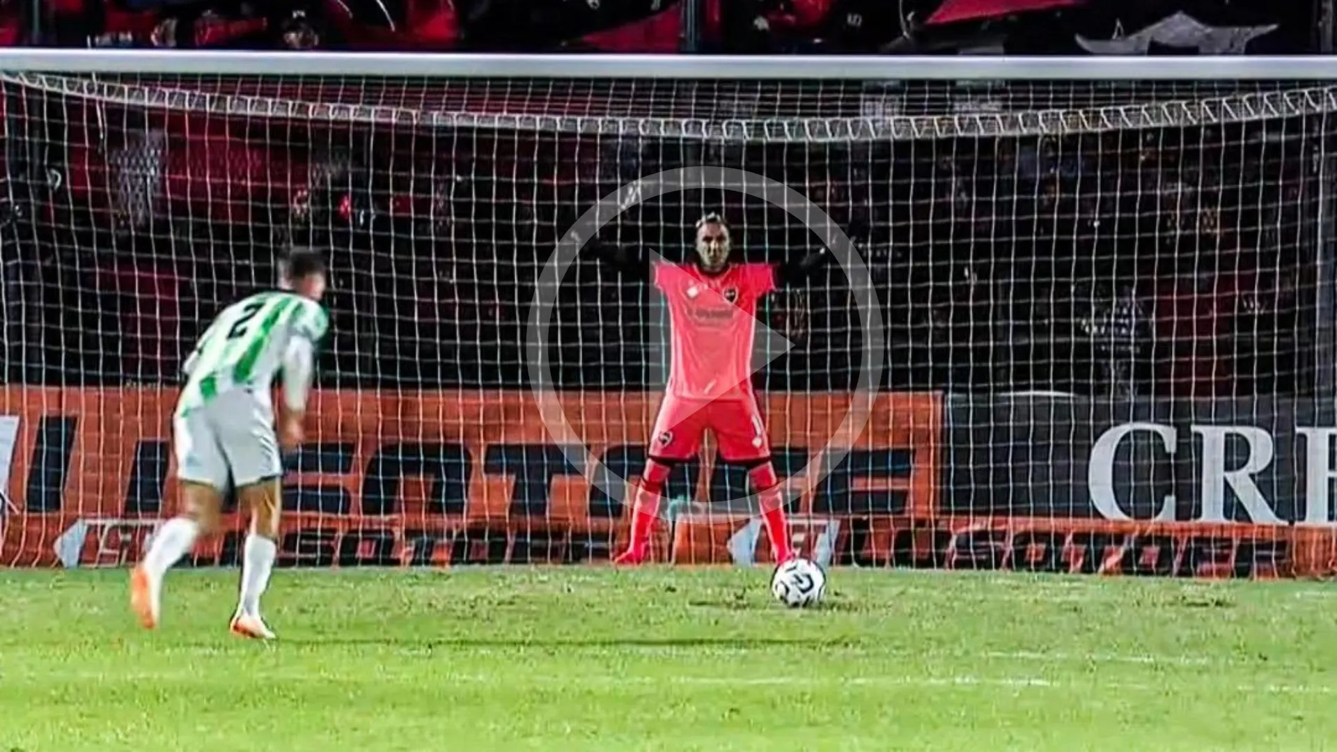 Keylor Navas fue importante en la clasificación de Newell's.