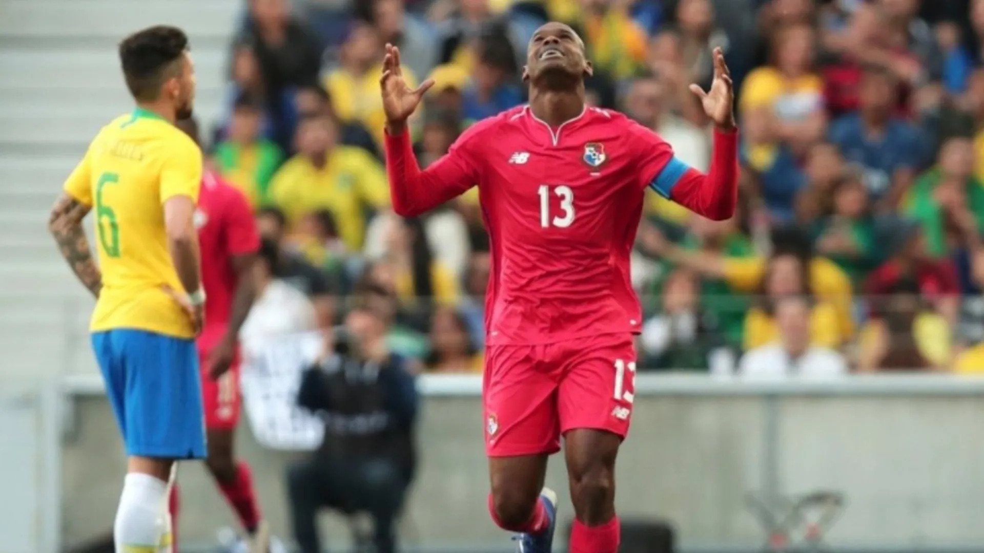 Panamá consigue histórico empate contra Brasil