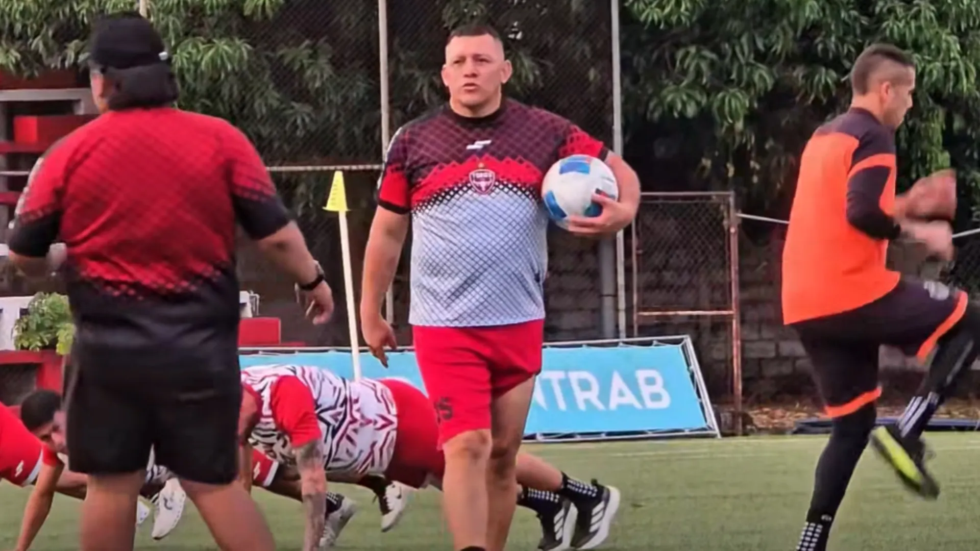 El futuro de Minor Díaz en el futbol de Guatemala está en duda