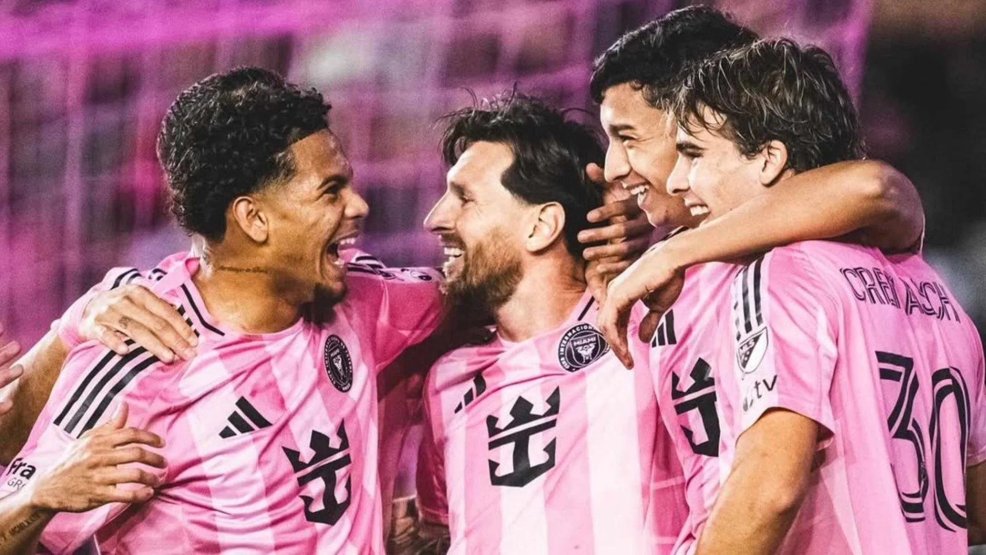 El gesto de David Ruiz con Lionel Messi del que todos hablan en Honduras