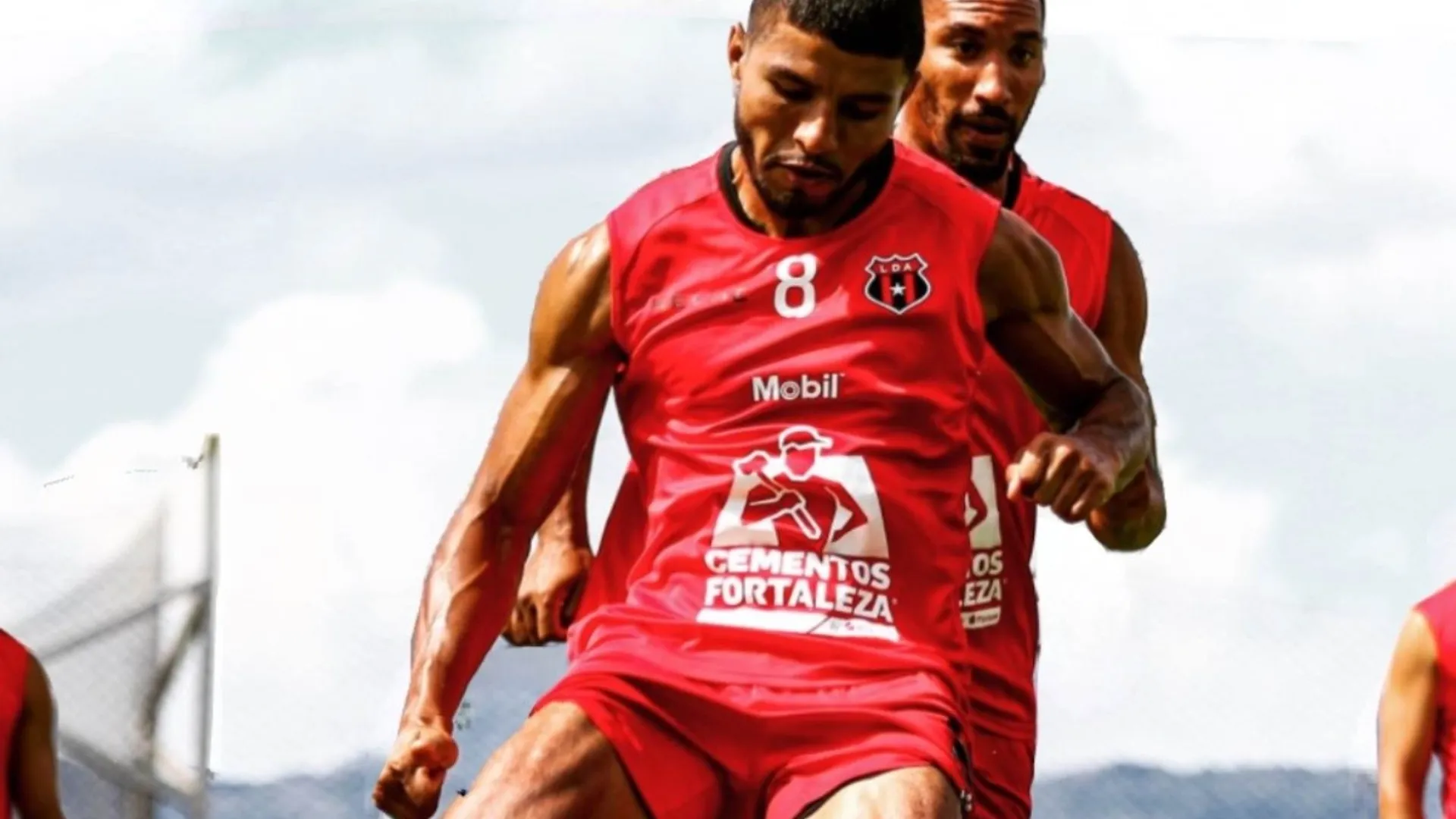 Video: Johan Venegas se recuperó de su lesión y ya está disponible para jugar