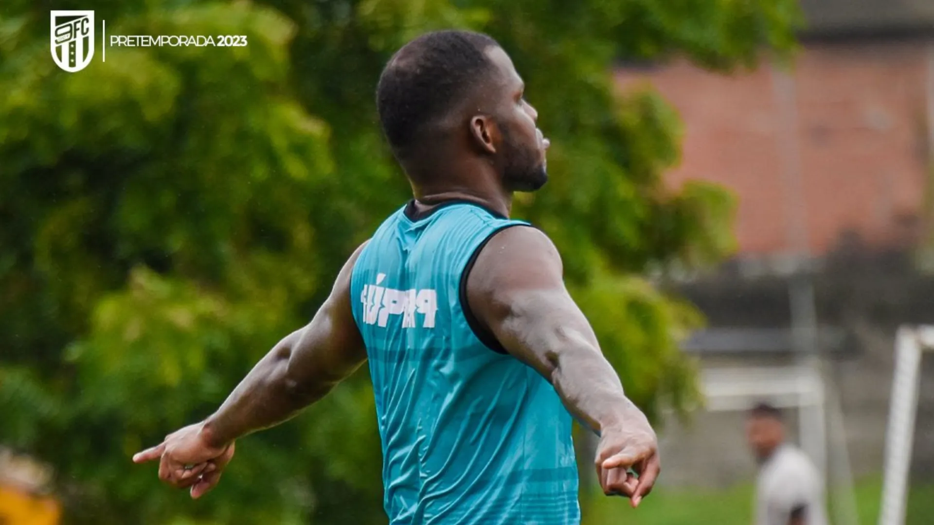 Joseph Cox anotó un triplete en pretemporada con el 9 de Octubre FC