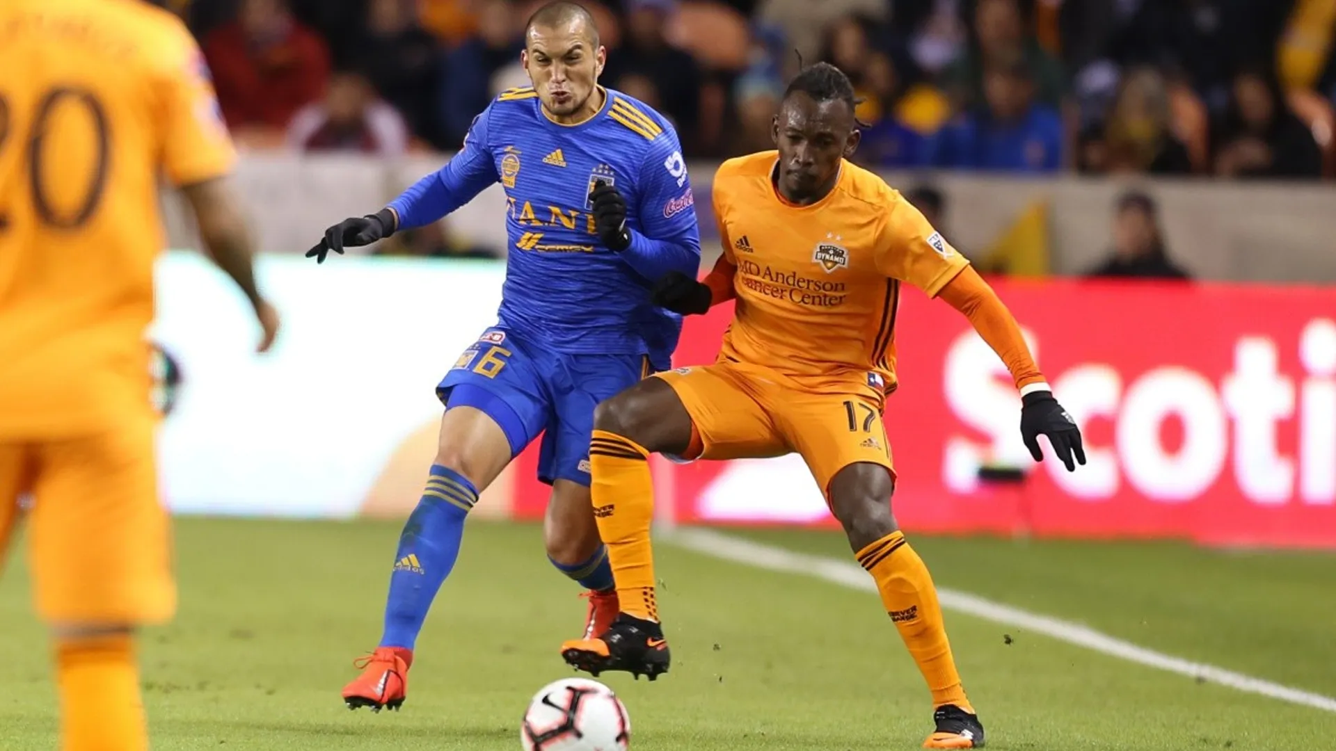 Hondureños se estrellaron contra Tigres de México