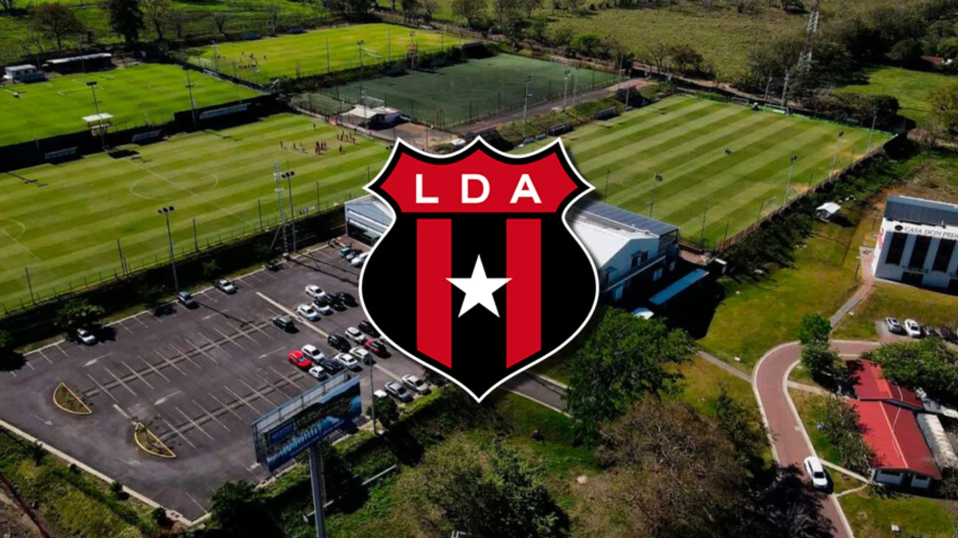 Alajuelense formó a un futbolista que jugará en un grande de Sudamérica.