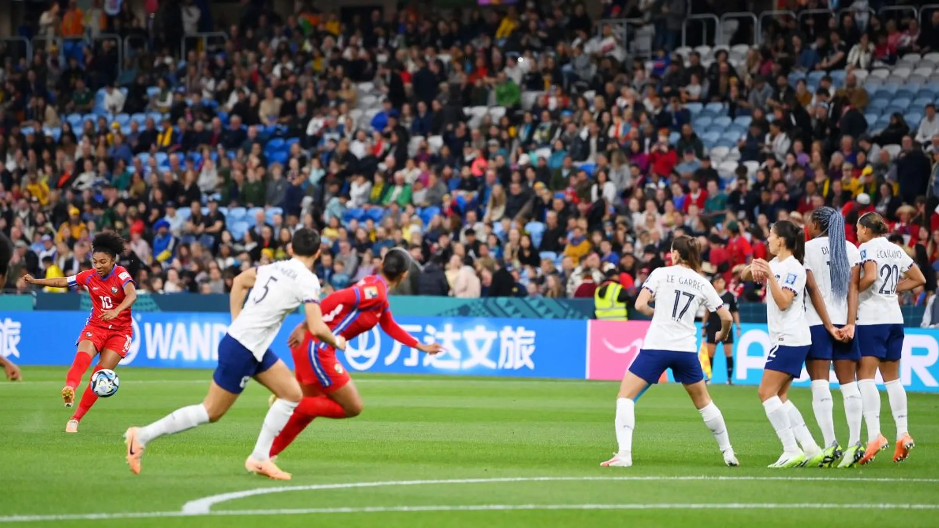 TODOS A VOTAR: Marta Cox es nominada el mejor gol del Mundial