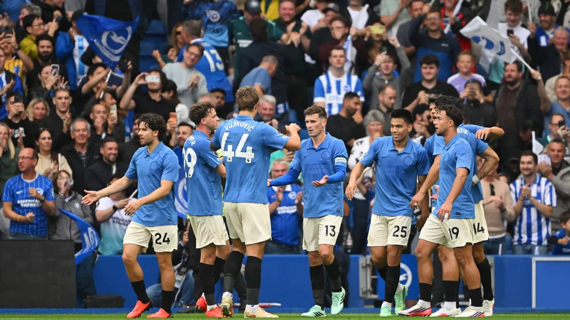 Brighton dio el golpe y derrotó 3-0 al Arsenal en la Premier League