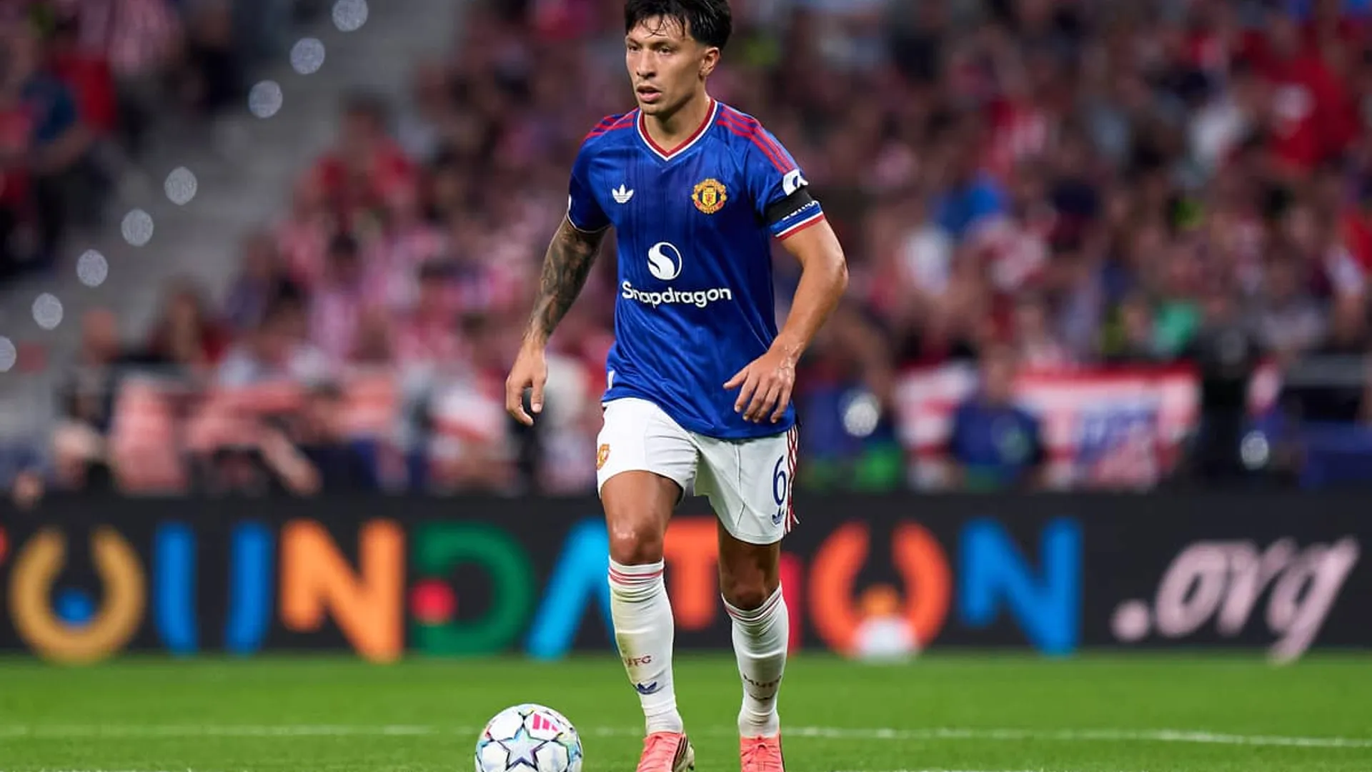 The Sun: el supuesto uso de Ayden Heaven fuera de posición habría influido en las críticas de Lisandro Martínez al United