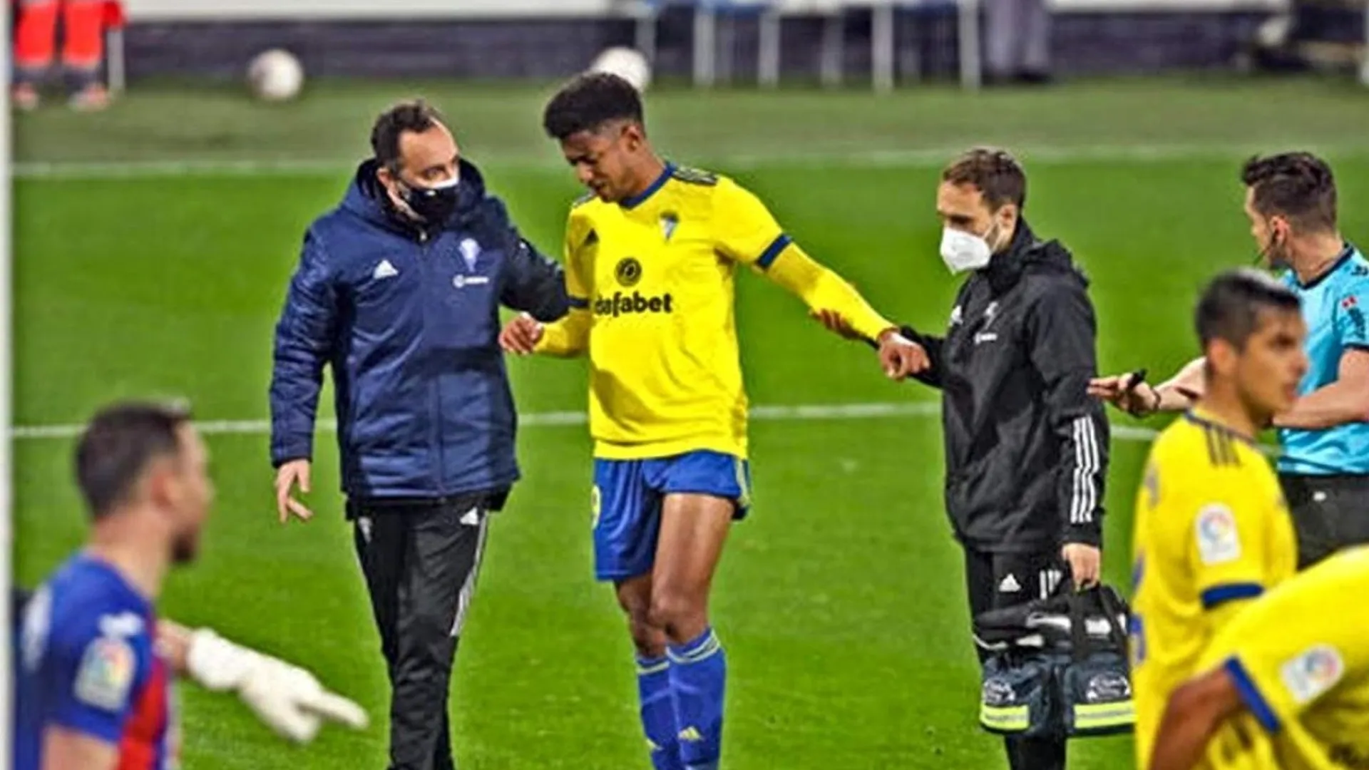 Malas noticias: el Cádiz a través de un comunicado informó que el Choco Lozano se ha lesionado