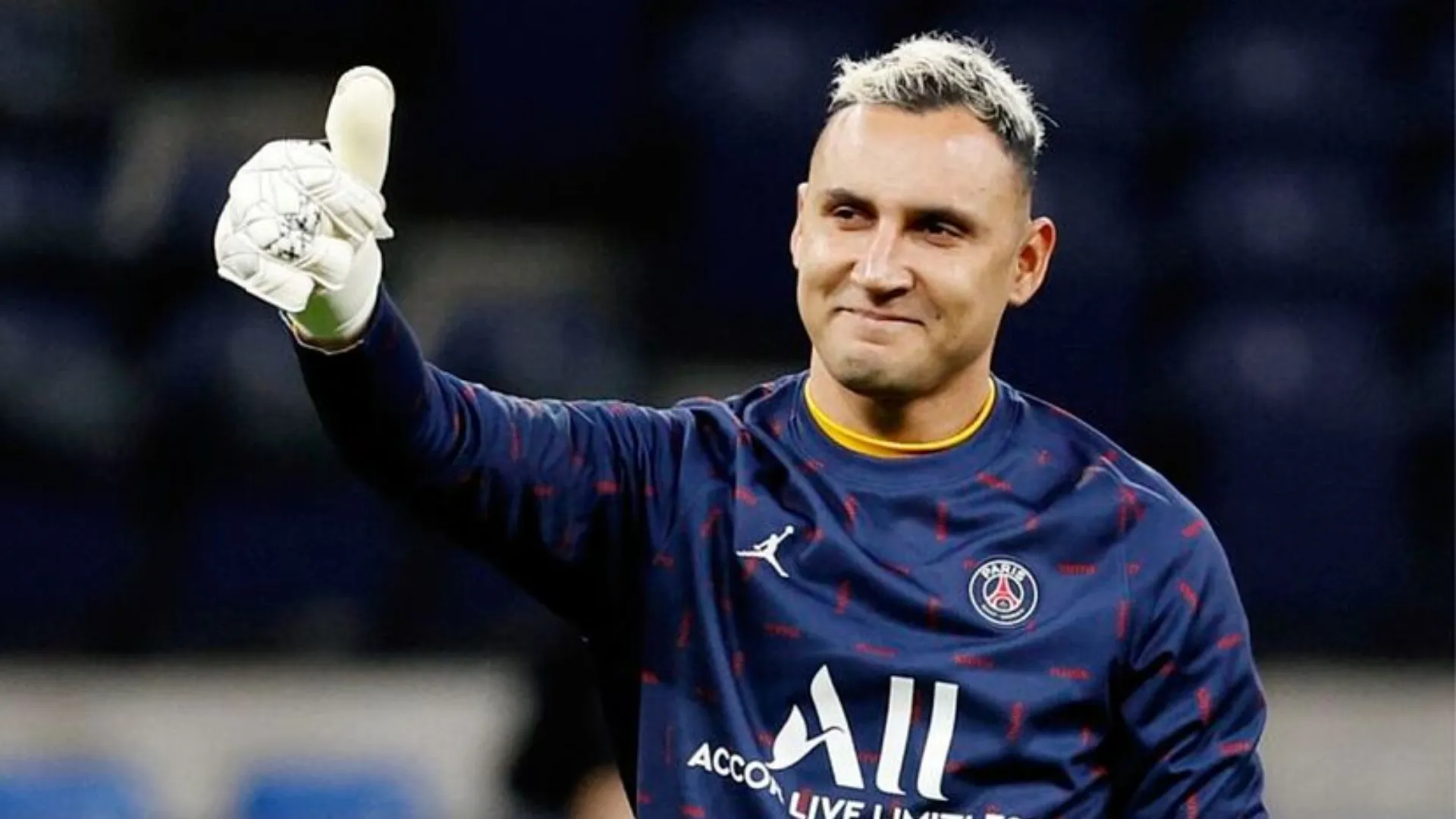 Keylor Navas celebra su último fichaje: el cambio definitivo en la carrera del portero