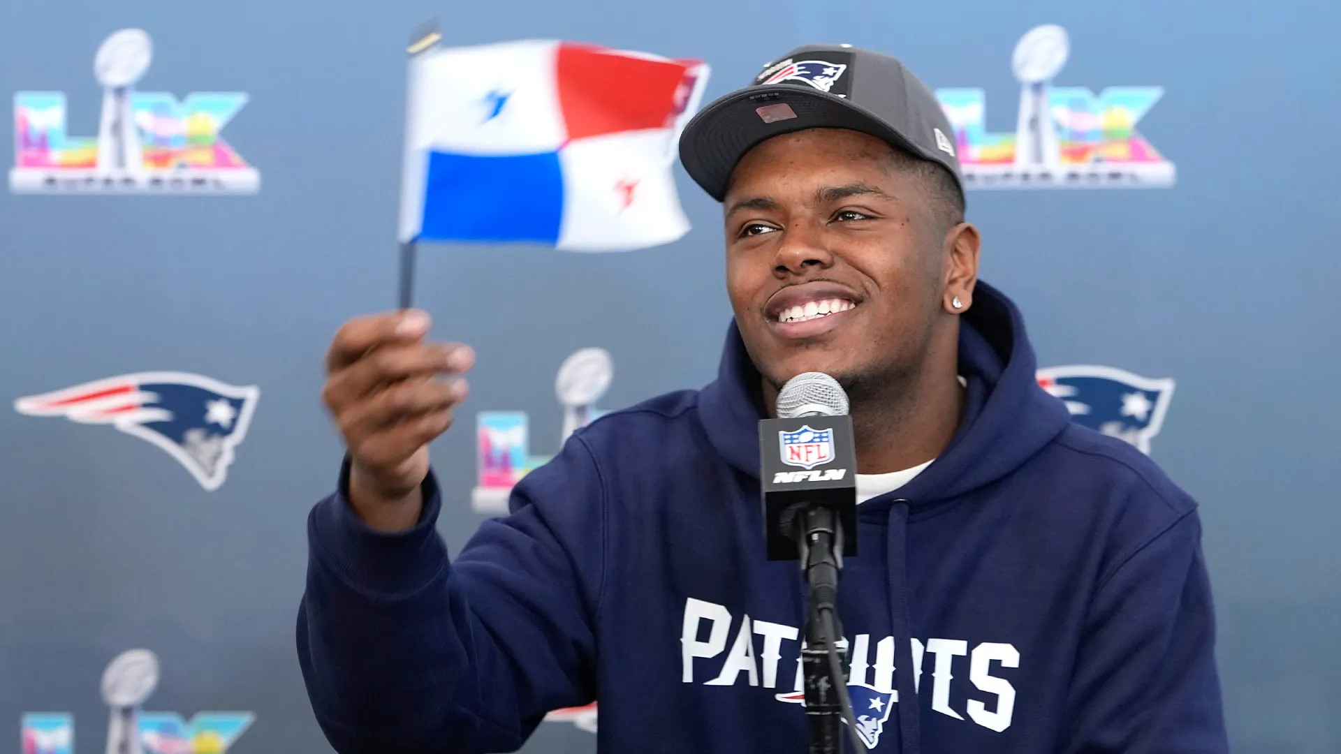 Quién es Jaylinn Hawkins, el jugador de los Patriots que lleva la bandera de Panamá en el Super Bowl LX