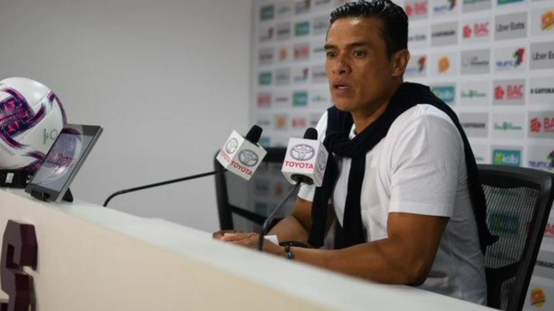 Wálter Centeno busca más refuerzos sobre el final del mercado de pases
