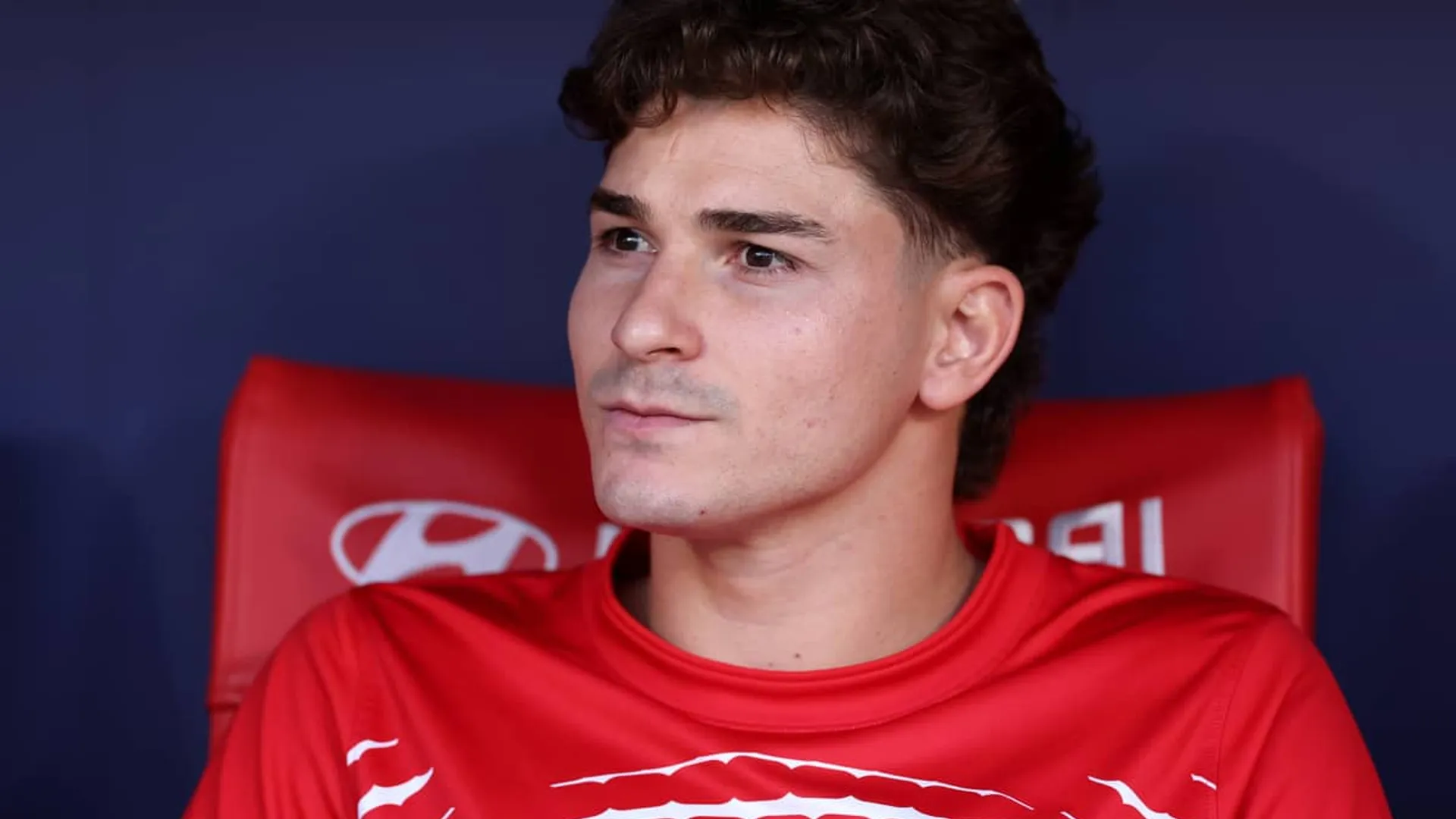 Julián Álvarez vuelve a sonar para Barcelona, pero Raphinha aleja su fichaje