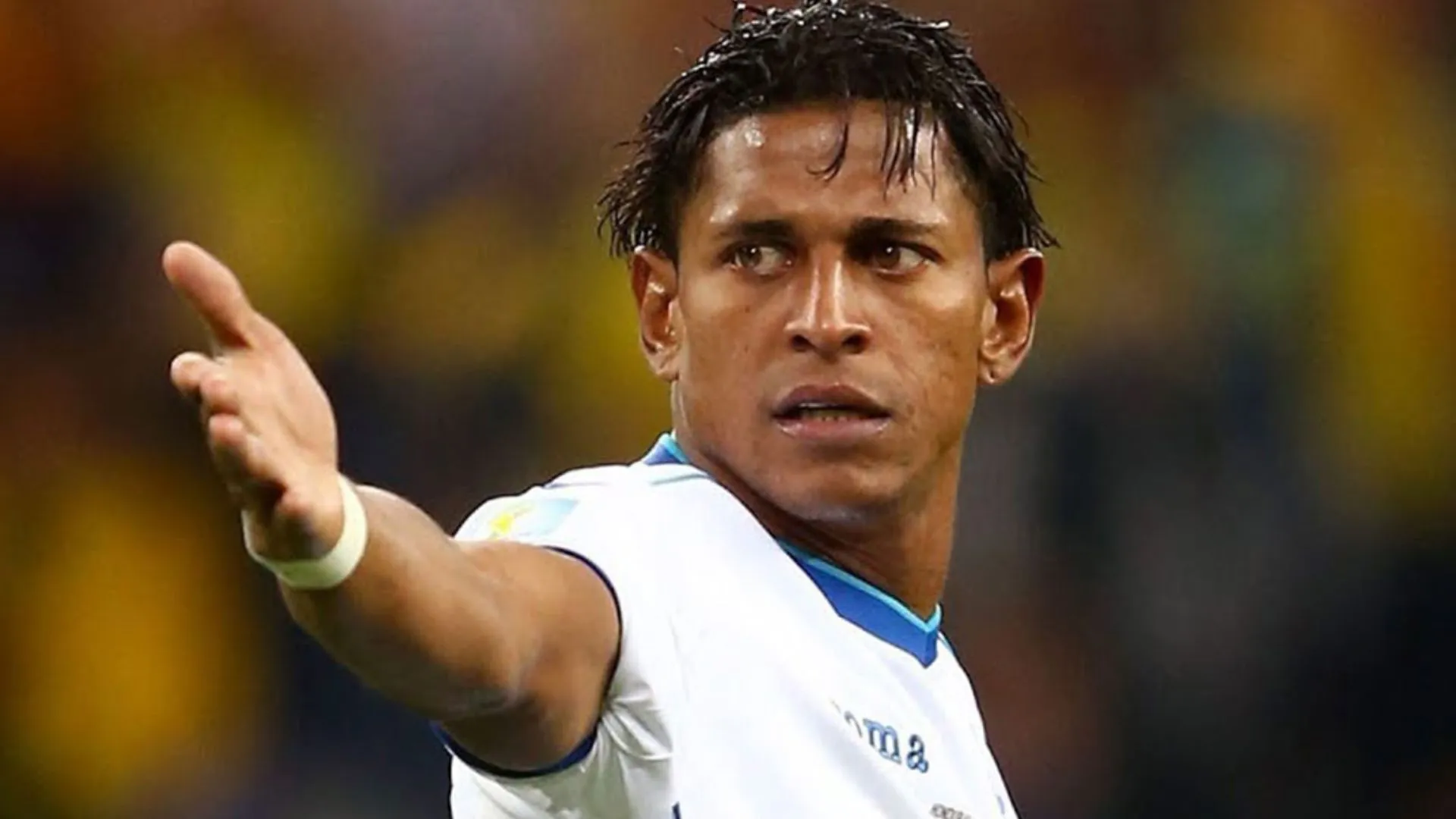 Carlo Costly a punto de impactar a Honduras fichando por impensado club a sus 43 años: "No podemos dejarlo ir"