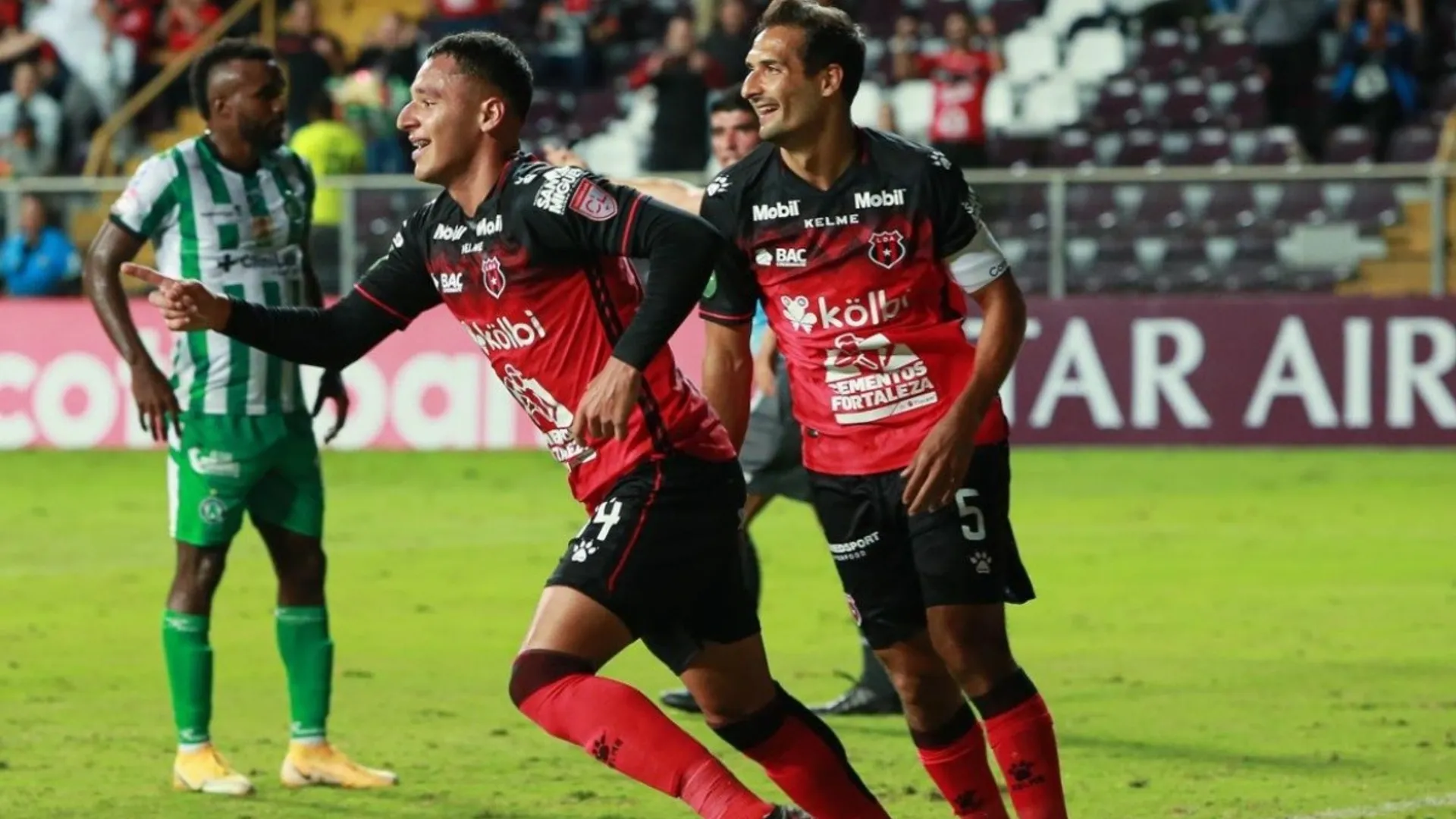 Alajuelense se dio un paseo con el Alianza de Panamá y lo llenó de goles en la ida