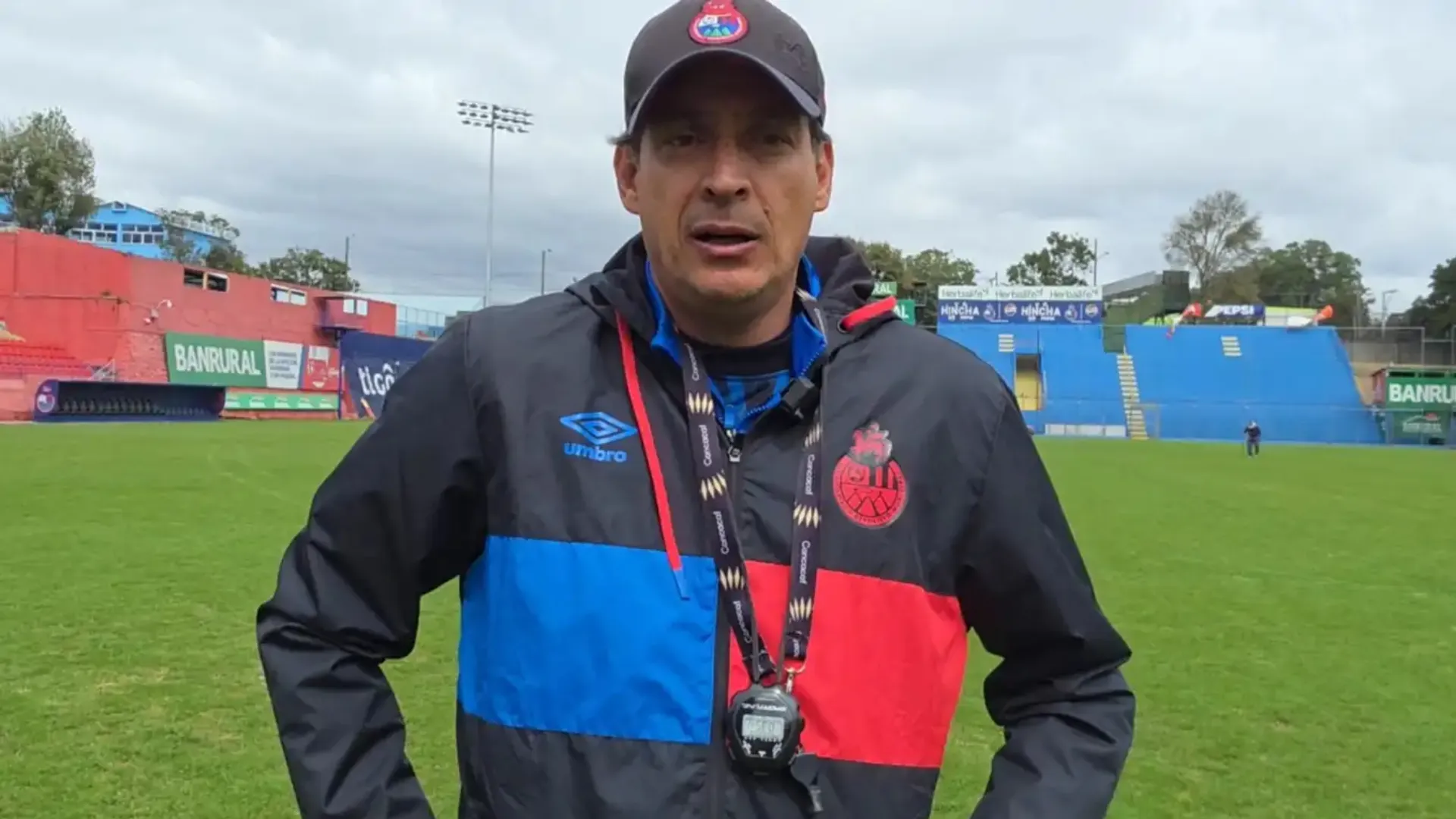 Las decisiones que ponen a Mario Acevedo en el ojo del huracán luego de la sorpresiva derrota de Municipal