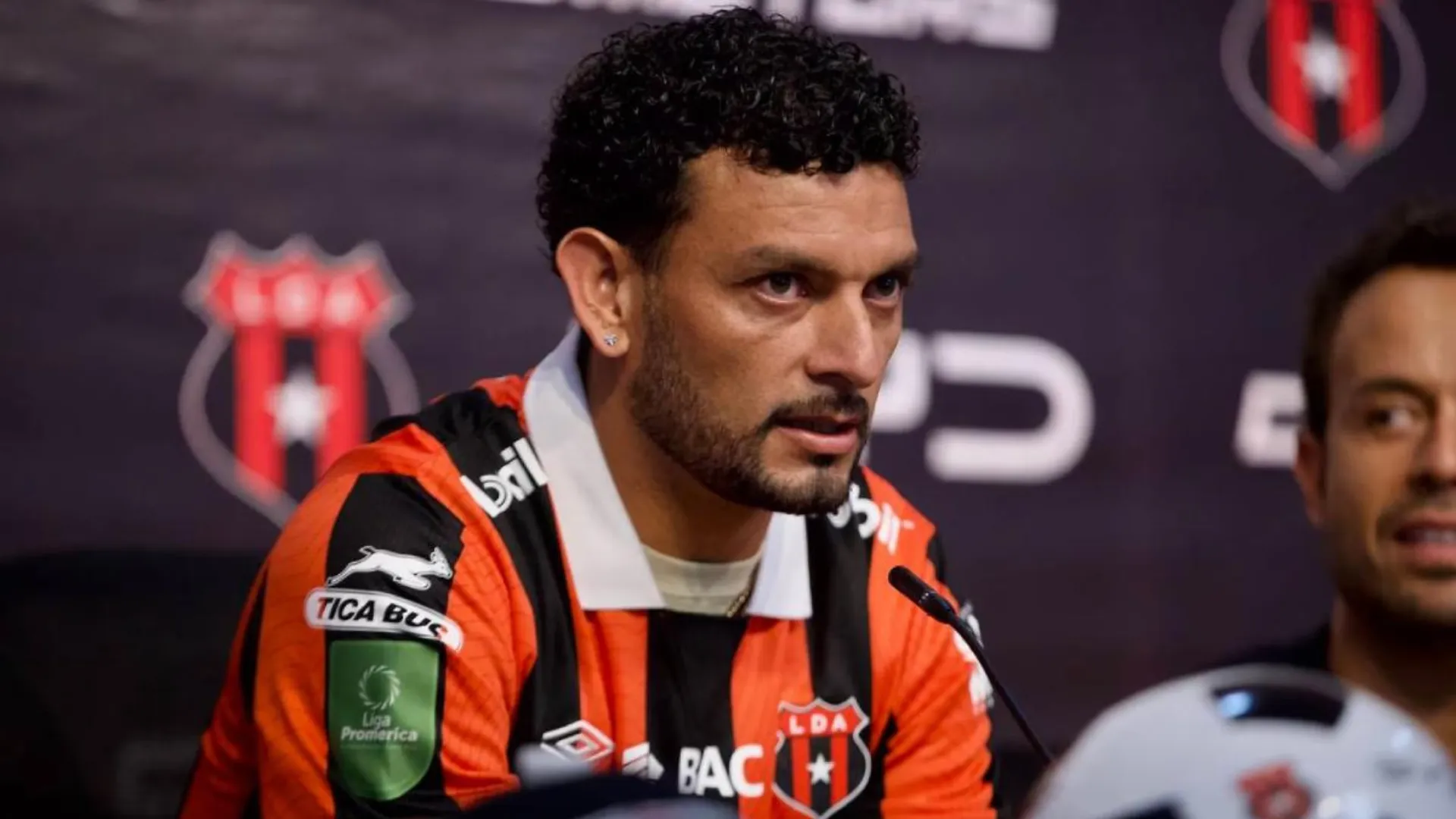michael barrantes-conferencia de prensa con alajuelense
