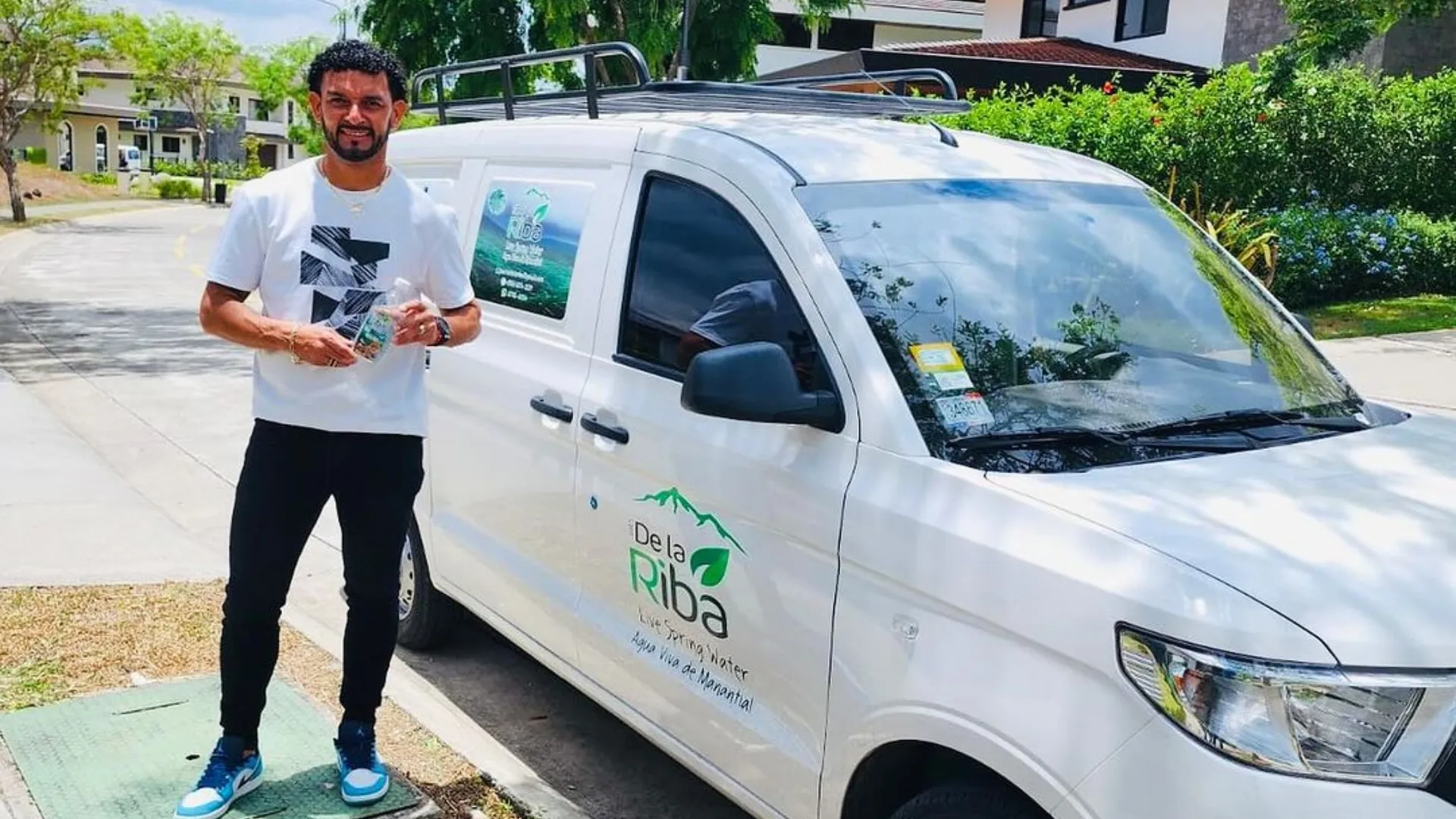 Michael Barrantes tiene otros negocios además del fútbol. (Foto: Instagram)