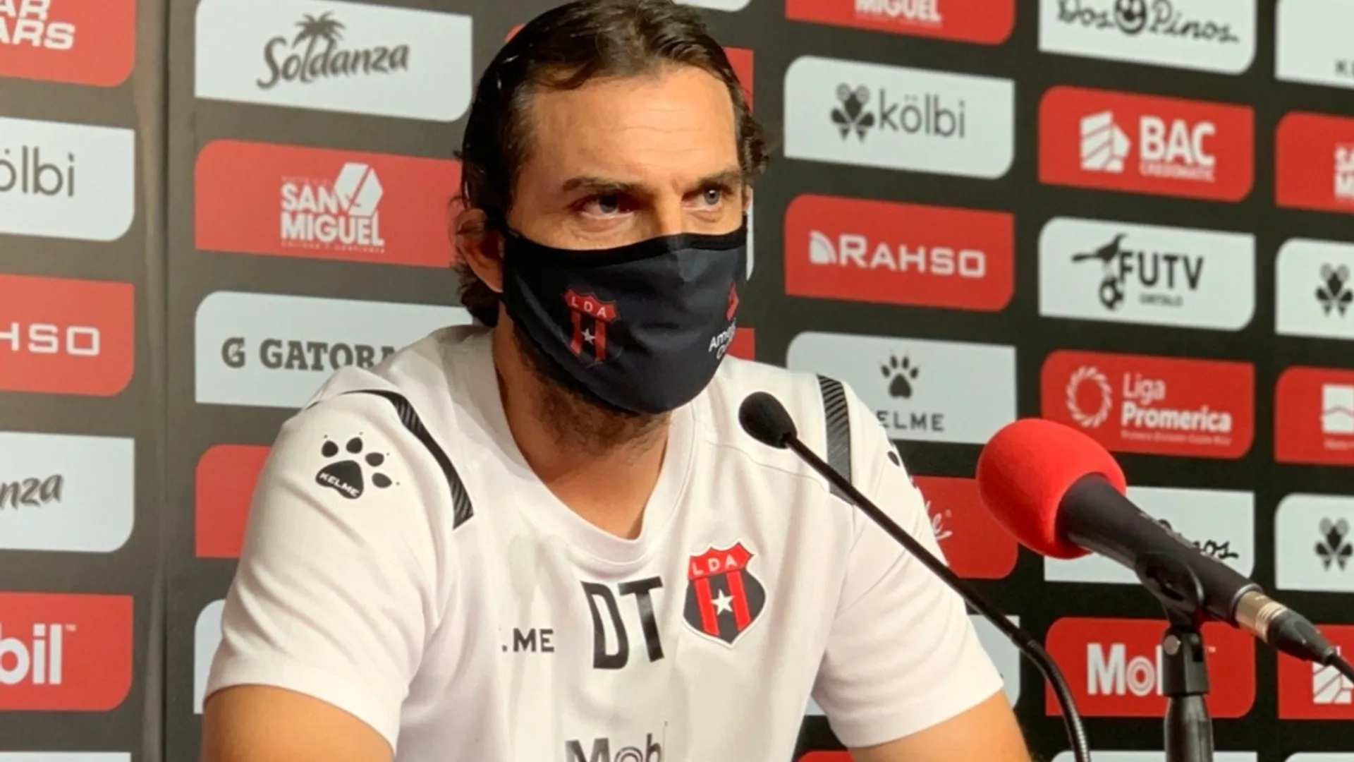 Alajuelense confirma que ha recibido ofertas por Carevic