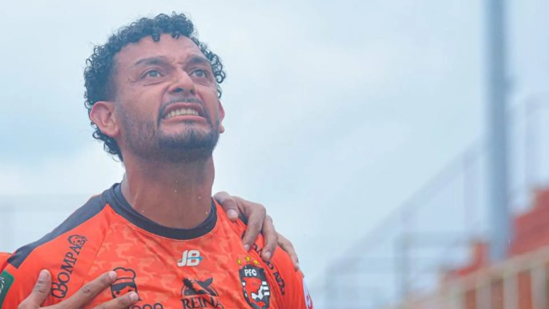 La desafiante decisión que tomó Michael Barrantes contra Luis Fernando Fallas en Puntarenas